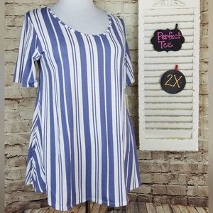 Slimming Vertical Stripe Flowy Tee